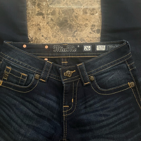💫Miss Me Mid-Rise Size 26 Skinny Jeans💫 Buckle - Picture 7 of 7